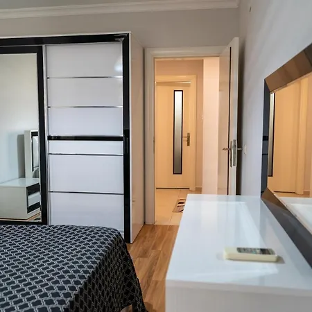 Fazliolu Apart 2+1 *